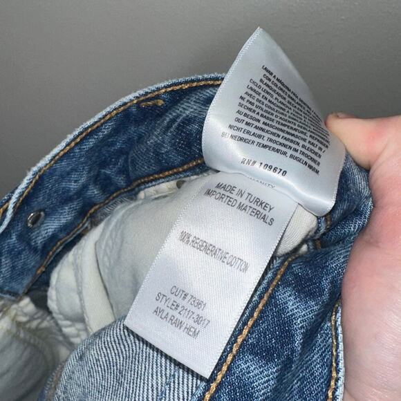 Citizen’s of Humanity Ayla Raw Hem Jean Shorts Cut-Off Babylonia Blue 23 - Picture 6 of 8